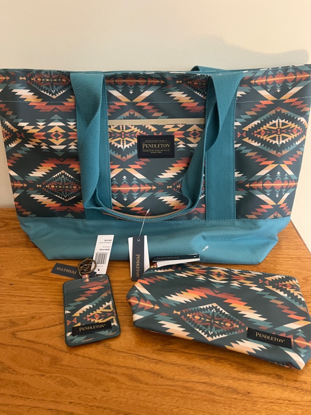 Pendleton Teal Southwestern Aztec Print Tote with Pouch & Tag